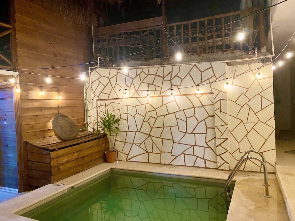 akbal holbox beach zone