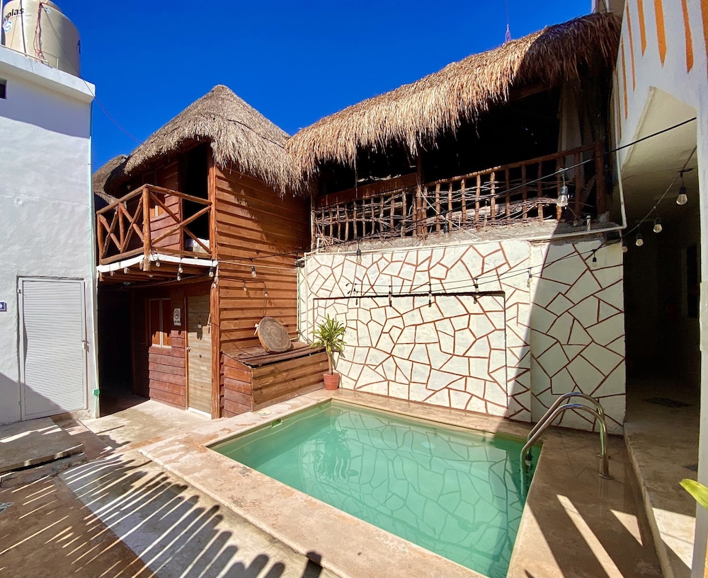 akbal holbox beach zone