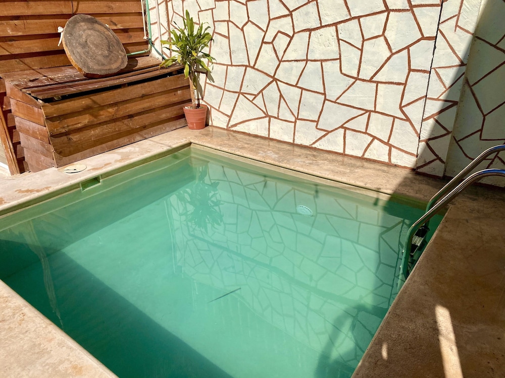 akbal holbox beach zone