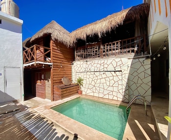 akbal holbox beach zone