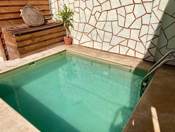 akbal holbox beach zone