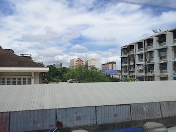 napa hostel samrong station