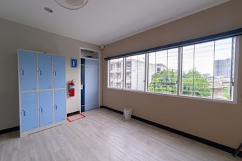 napa hostel samrong station