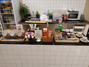 napa hostel samrong station