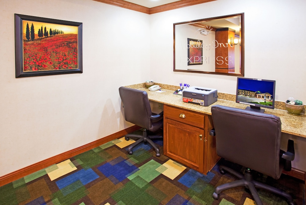 holiday inn express hotel and suites east lansing by ihg