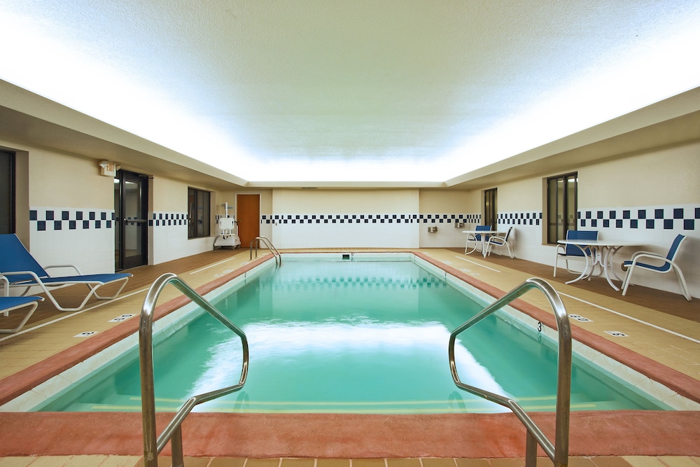 holiday inn express hotel and suites east lansing by ihg