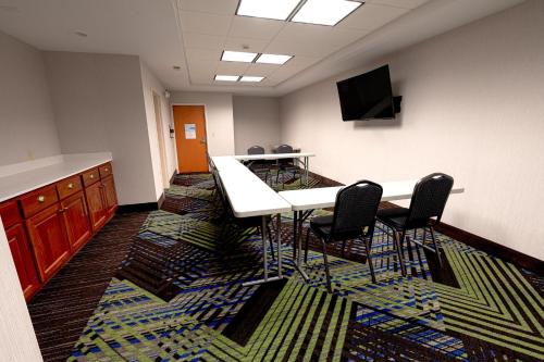 holiday inn express hotel and suites east lansing by ihg