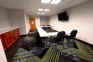 holiday inn express hotel and suites east lansing by ihg
