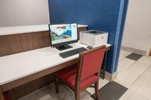 holiday inn express hotel and suites east lansing by ihg