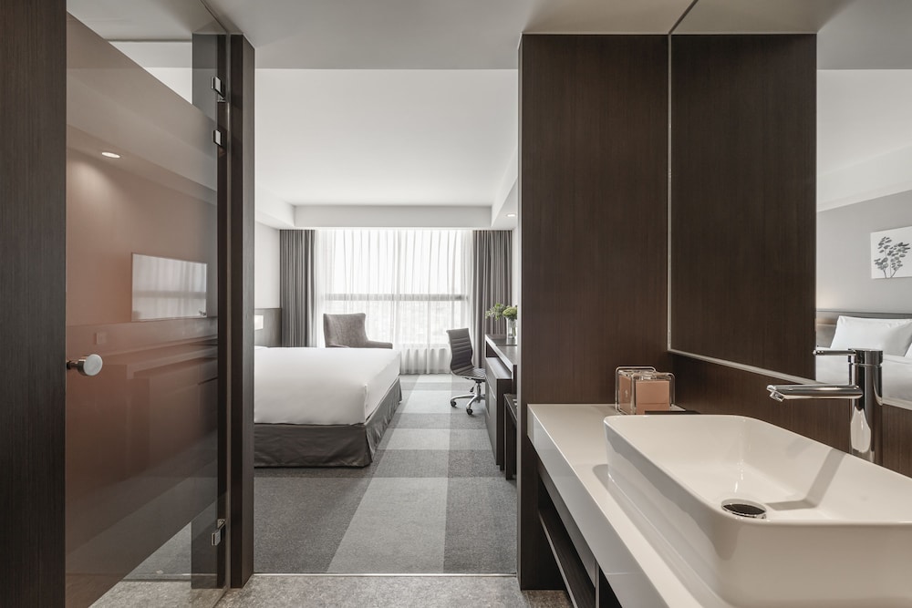 lakeshore hotel tainan