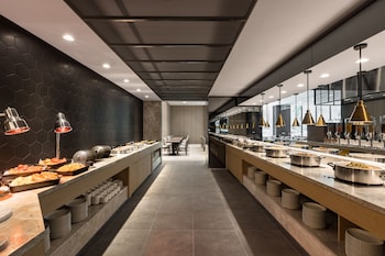 lakeshore hotel tainan
