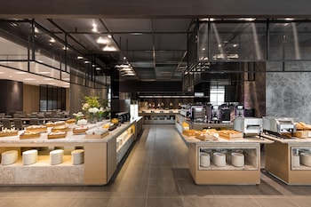 lakeshore hotel tainan