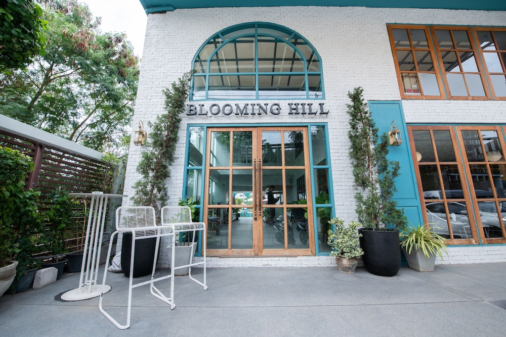 blooming hill boutique suites