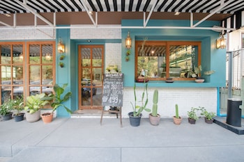 blooming hill boutique suites