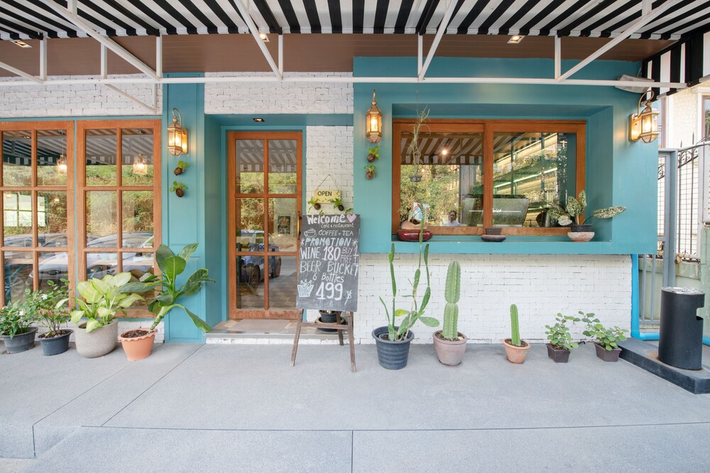blooming hill boutique suites