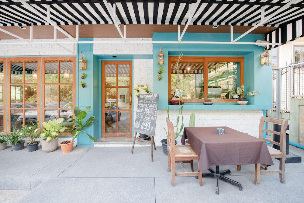 blooming hill boutique suites