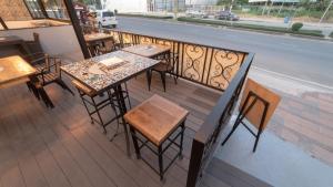 frankies inn