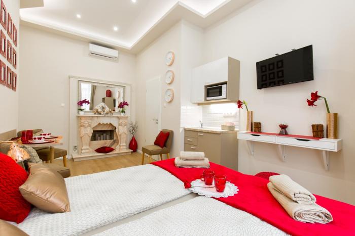 budapest holiday colours