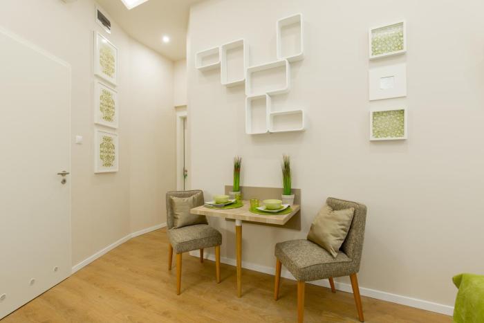 budapest holiday colours