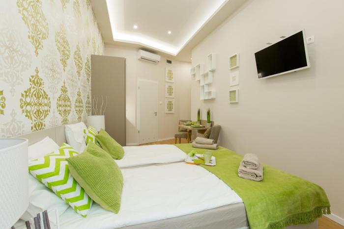 budapest holiday colours