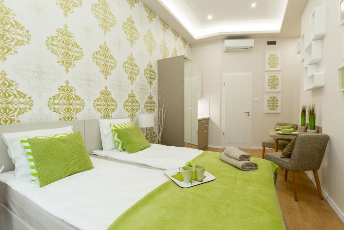 budapest holiday colours