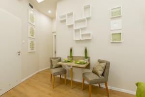 budapest holiday colours