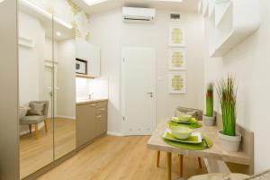 budapest holiday colours