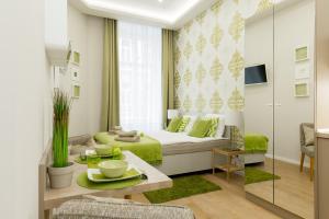 budapest holiday colours