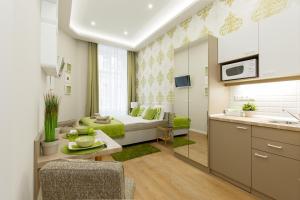 budapest holiday colours