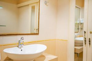 sirin hotel and resident