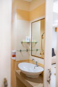 sirin hotel and resident