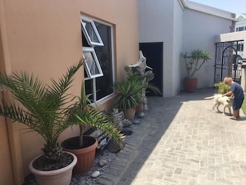 Meransha Self Catering Cc,Walvis Bay>>Swakopmund,3 star