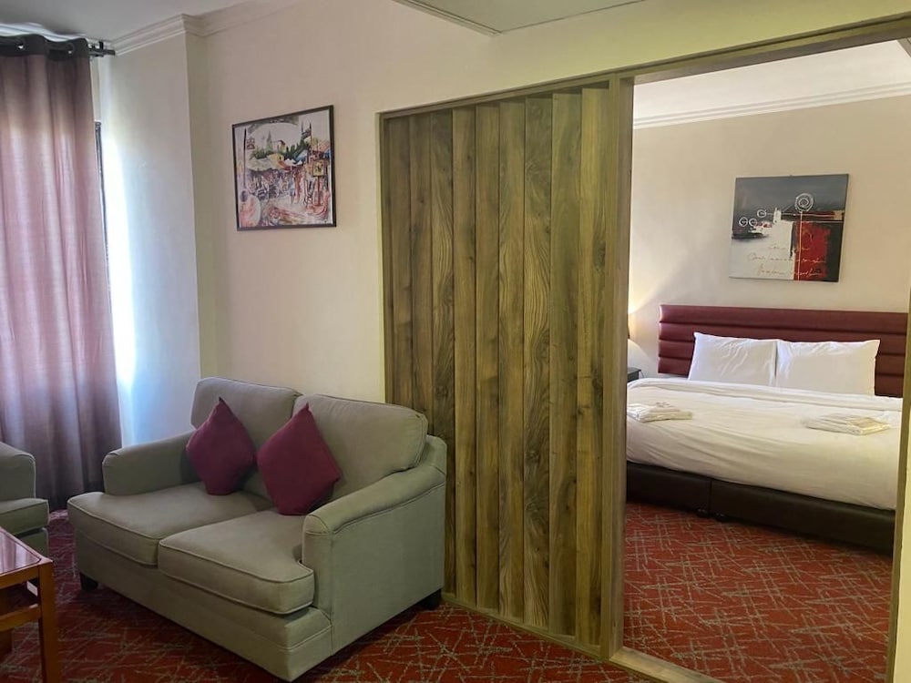 the signature hotel