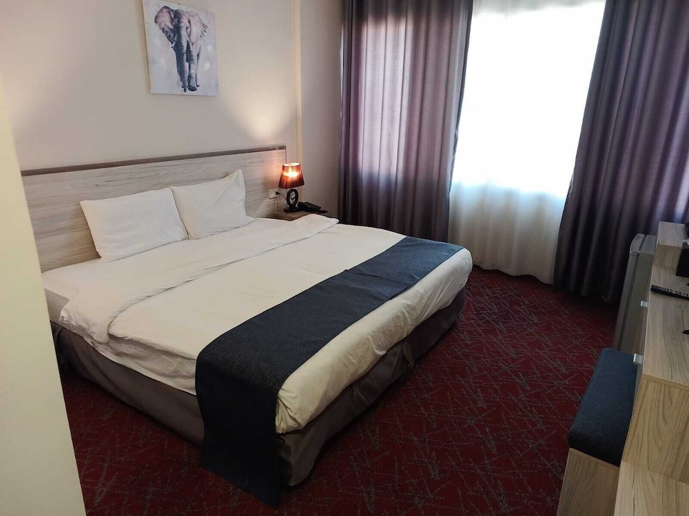 the signature hotel