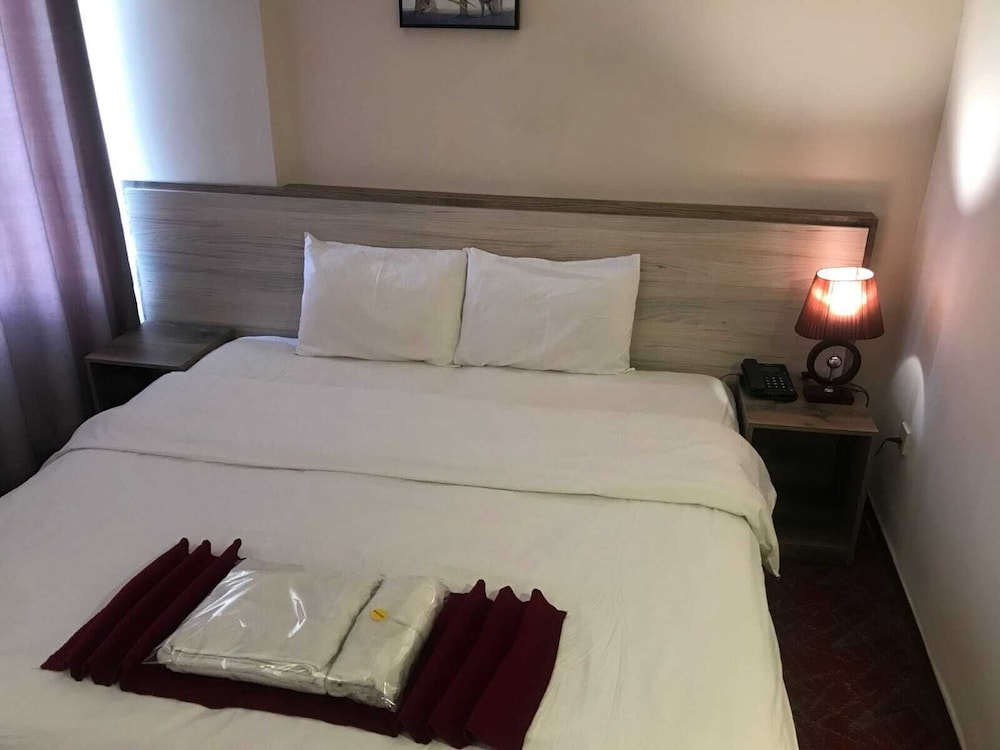 the signature hotel