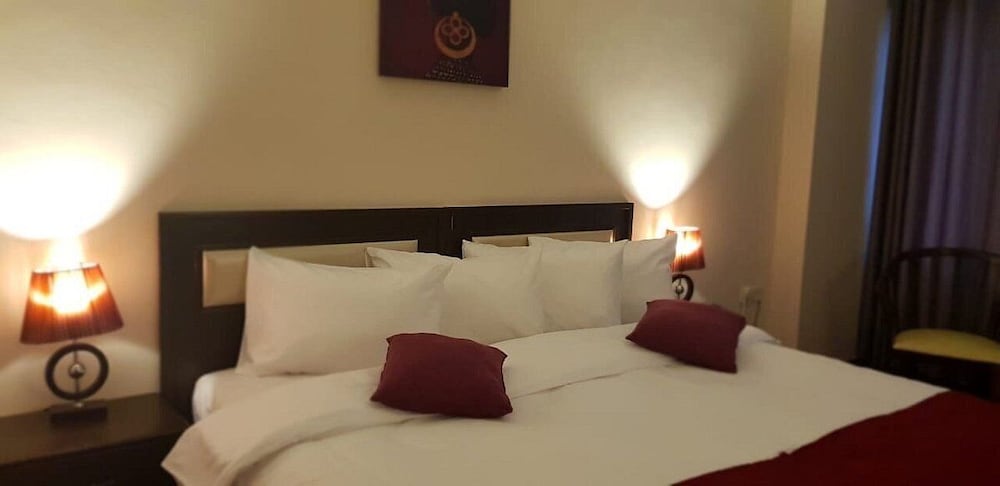 the signature hotel