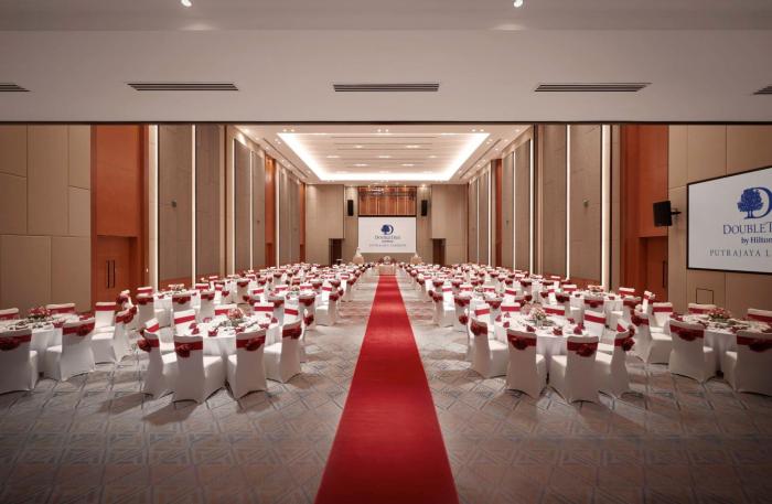 doubletree by hilton putrajaya lakeside