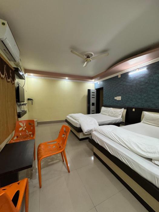 oyo 41448 hotel lisa galaxy