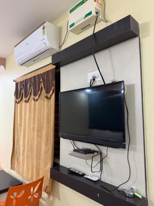 oyo 41448 hotel lisa galaxy