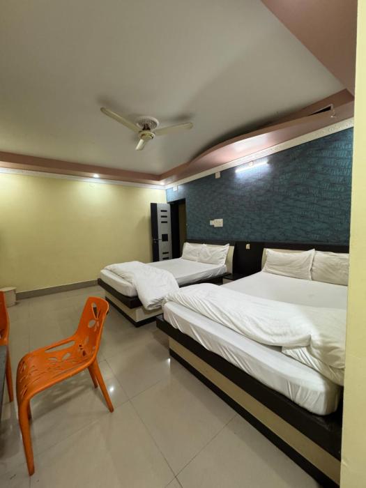 oyo 41448 hotel lisa galaxy
