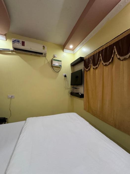 oyo 41448 hotel lisa galaxy