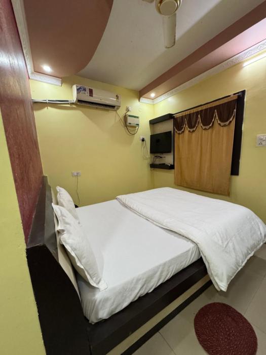 oyo 41448 hotel lisa galaxy