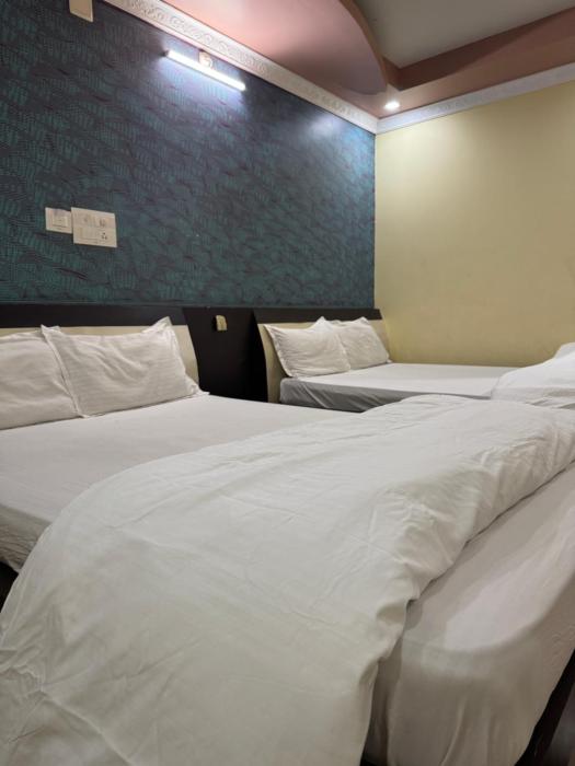 oyo 41448 hotel lisa galaxy