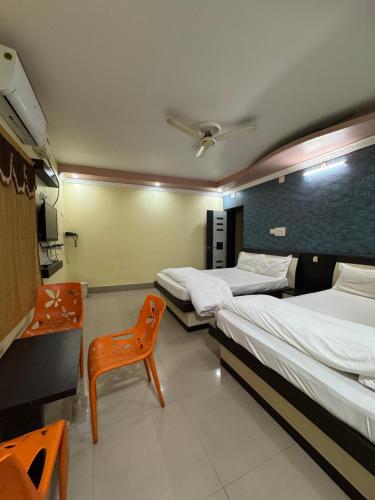 oyo 41448 hotel lisa galaxy