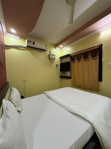 oyo 41448 hotel lisa galaxy