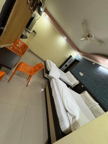 oyo 41448 hotel lisa galaxy