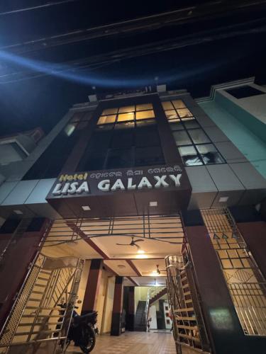 oyo 41448 hotel lisa galaxy