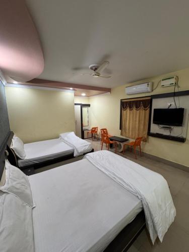 oyo 41448 hotel lisa galaxy