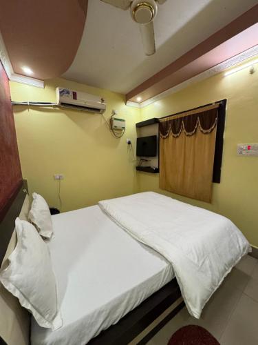 Oyo 41448 Hotel Lisa Galaxy,,3 star