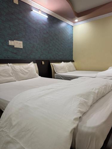oyo 41448 hotel lisa galaxy